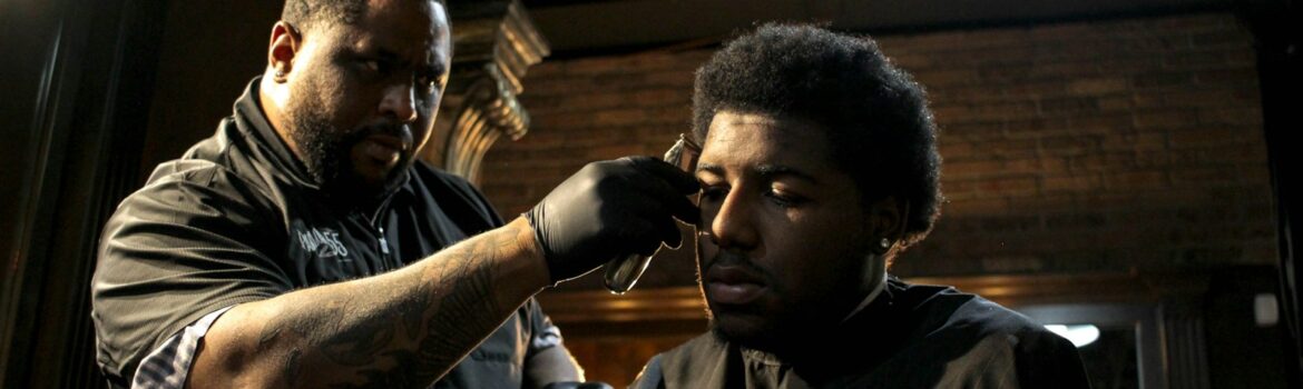 man hair trimming mans hair