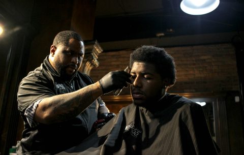 man hair trimming mans hair